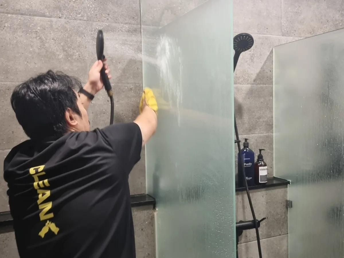 의왕시 월암동 건물 세면대·파우더룸 바닥 위생청소 사례 - 행진크린
