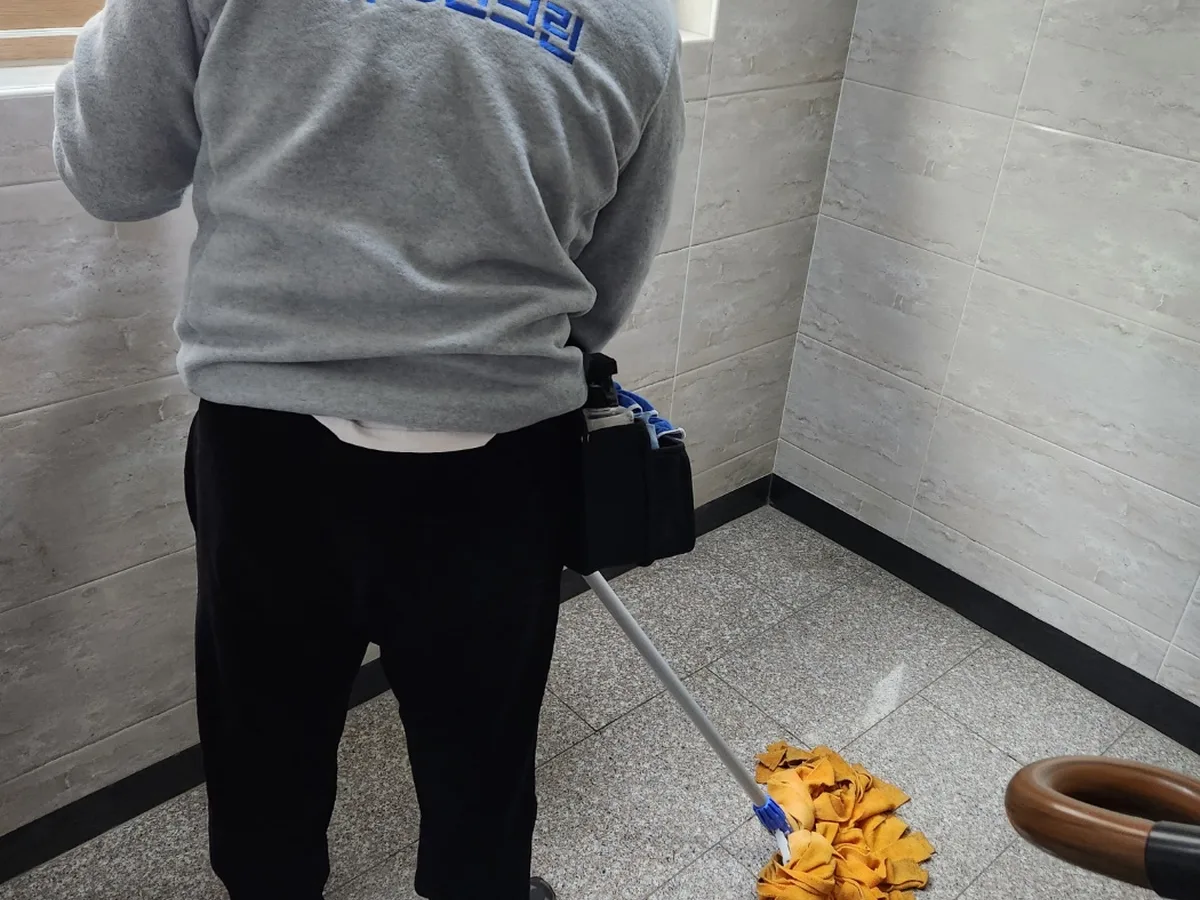 안양시 동안구 관양동 건물 복도·대기 동선 야간 위생청소 사례 - 행진크린