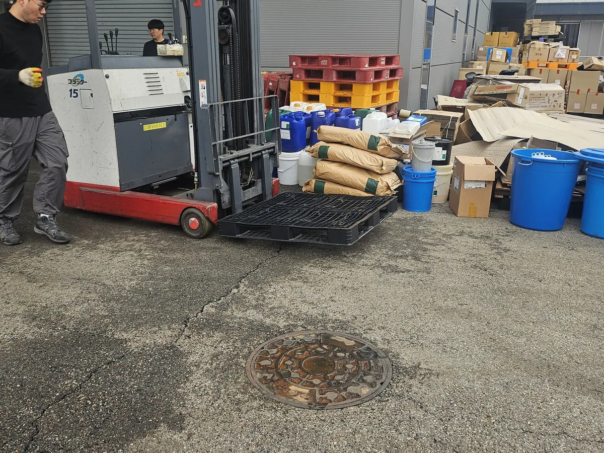 오산시 서랑동 철거전문가 현장 현관·통로 바닥 위생청소 사례 - 행진크린