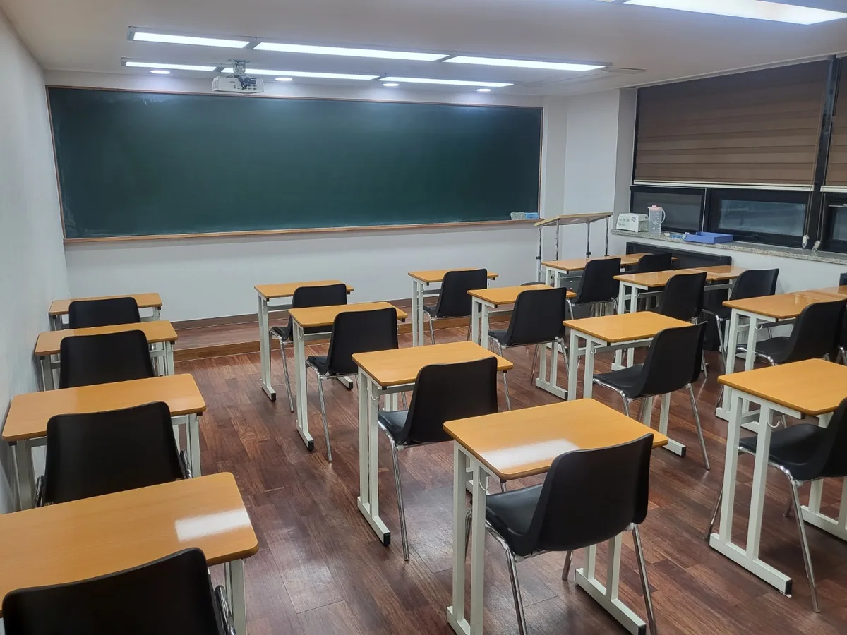 안산시 상록구 사동 어린이집 과학실 장비 주변 정밀 위생청소 사례 - 행진크린