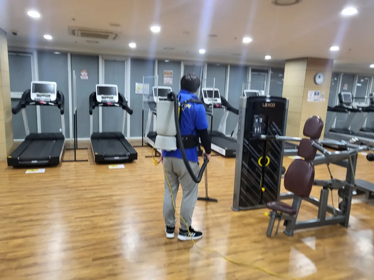 화성시 효행구 배양동 헬스장 샤워실 장비 주변 정밀 위생청소 사례 - 행진크린