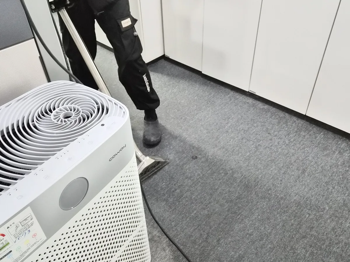 오산시 서랑동 사업장 로비·복도 카페트 바닥 위생청소 사례 - 행진크린